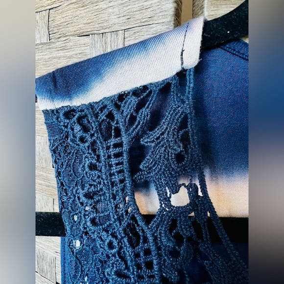 Navy & White Tie-Dye Crochet Knox Rose Tank Top - Large - Picture 4 of 6